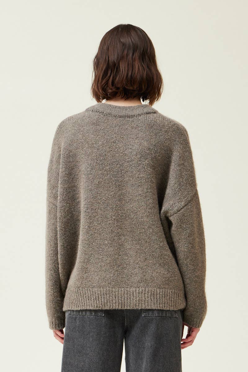 V-NECK OVERSIZED PULLOVER