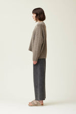 Load image into Gallery viewer, V-NECK OVERSIZED PULLOVER
