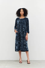 Load image into Gallery viewer, Round Neck Velvet Midi Dress
