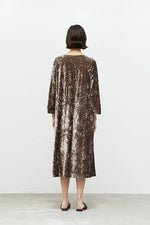 Load image into Gallery viewer, Round Neck Velvet Midi Dress
